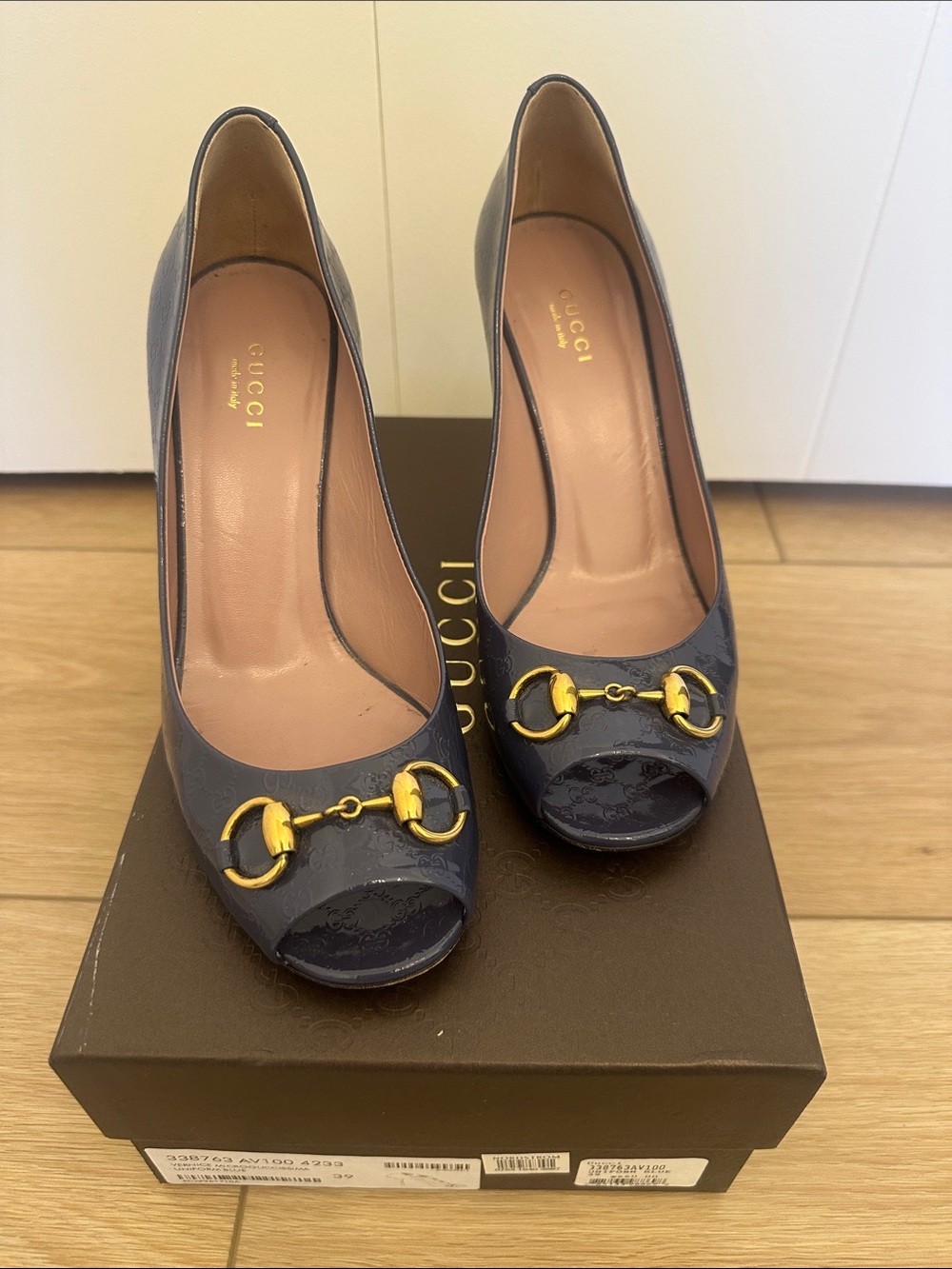 Gucci Navy Patent Leather Stiletto Pumps with Gold Ring Accent